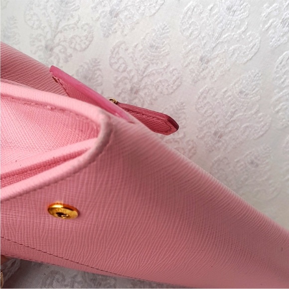 Prada Stunning Wallet/Cross body! - Picture 6 of 16